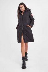 Płaszcz pikowany ARMANI EXCHANGE. Płaszcze damskie Armani Exchange, m, bez wzorów. W wyprzedaży za 919.17 zł.