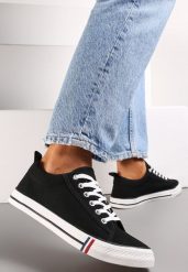 Czarne Trampki przed Kostkę Sznurowane Islatia. Czarne trampki i tenisówki damskie Renee, z aplikacjami, z jeansu, przed kostkę. Za 49.99 zł.