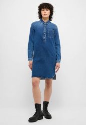 Damska Sukienka Mini Mustang Style Aloha Henley Dress Denim Blue 1015584 5000 701. Niebieskie sukienki damskie Mustang, bez wzorów, z denimu, bez kołnierzyka, bez ramiączek, mini. Za 219.99 zł.