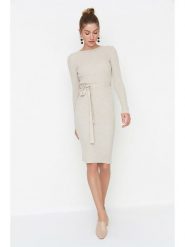 Trendyol Sukienka dzianinowa w kolorze beżowym rozmiar: M. Brązowe sukienki damskie Trendyol, na imprezę, m, bez wzorów, z dzianiny, bez kołnierzyka, bez ramiączek, midi. Za 56.79 zł.