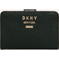 Dkny - Portfel skórzany. Czarne portfele damskie DKNY, bez wzorów, z materiału. Za 549.90 zł.