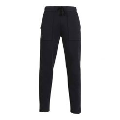 Spodnie dresowe z kieszeniami cargo Joma Step. Czarne spodnie sportowe męskie Joma, z bawełny. Za 176.80 zł.