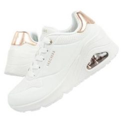 Buty Skechers Uno 177520/WHT białe. Białe buty sportowe na co dzień damskie bez wzorów, ze skóry, trekkingowe. Za 518.78 zł.