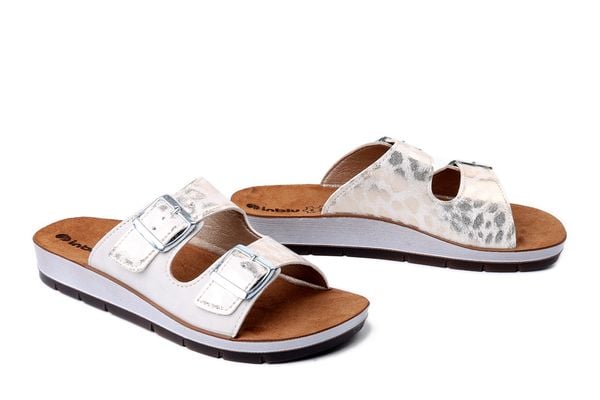 INBLU CP-63 001 biały, klapki damskie. Białe klapki damskie Inblu, bez wzorów, bez obcasa. Za 80.99 zł.