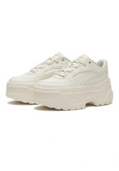 Buty sportowe damskie Puma Karmen X tra. Białe buty sportowe na co dzień damskie Puma, bez wzorów, z materiału, trekkingowe. Za 490.00 zł.