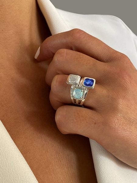 Les Petites Précieuses Srebrny pierścionek z kamieniami szlachetnymi rozmiar: 60. Niebieskie pierścionki damskie Les Petites Précieuses, z cyrkonią, srebrne. Za 314.01 zł.