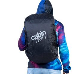 Pokrowiec na plecak CabinZero Rain Cover AX02. Czarne plecaki damskie CABINZERO, bez wzorów. Za 107.99 zł.