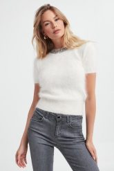Sweter damski z angory LIU JO. Swetry klasyczne damskie Liu Jo, s, bez kołnierzyka. W wyprzedaży za 701.40 zł.