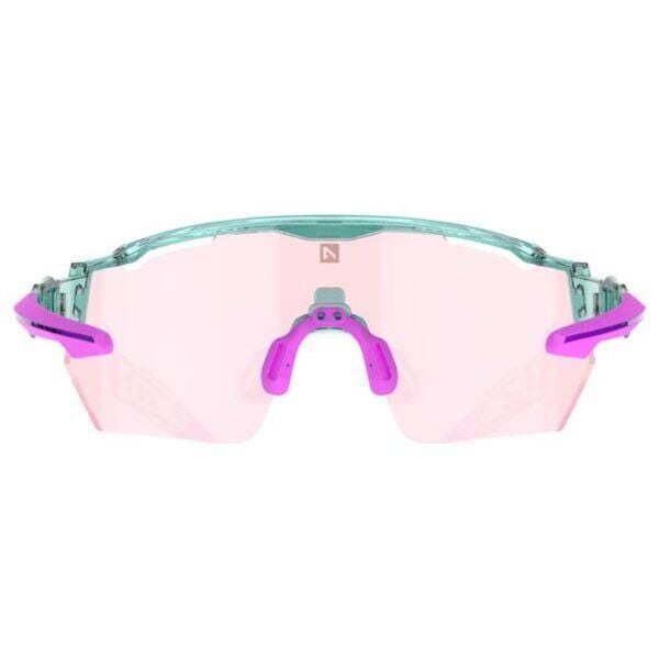 Okulary przeciwsłoneczne AZR Kromic Race Rx. Czerwone okulary przeciwsłoneczne damskie AZR. Za 488.95 zł.