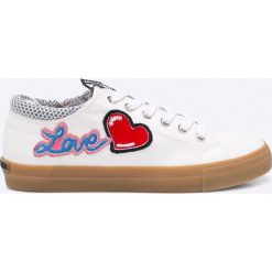 Love Moschino - Tenisówki. Białe trampki i tenisówki damskie Love Moschino, bez wzorów, z materiału. W wyprzedaży za 449.90 zł.