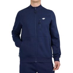 Bluza męska 4F z wysokim kołnierzem. Niebieskie bluzy bez kaptura męskie 4f, l, z bawełny. Za 133.99 zł.