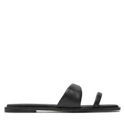 Klapki Calvin Klein. Czarne klapki damskie CALVIN KLEIN, bez wzorów, bez obcasa. Za 269.99 zł.