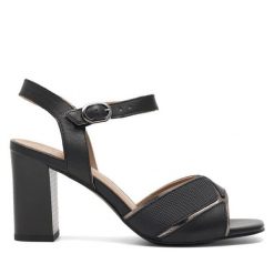 Sandały Lasocki. Czarne sandały damskie Lasocki, bez wzorów, bez obcasa, na słupku. Za 249.99 zł.