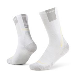 Skarpety biegowe Buff Coolnet Crew Sock CC. Białe skarpetki damskie Buff, bez wzorów, z elastanu. Za 108.89 zł.