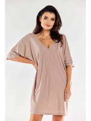 Awama Sukienka w kolorze beżowym rozmiar: onesize. Brązowe sukienki damskie Awama, bez wzorów, bez kołnierzyka, bez ramiączek, midi. Za 99.99 zł.
