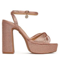 Sandały Nine West. Czerwone sandały damskie Nine West, bez wzorów, bez obcasa, na słupku. Za 181.99 zł.
