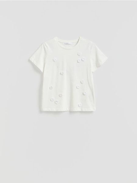 T‑shirt z koronkową aplikacją - złamana biel. T-shirty damskie Reserved, l, z aplikacjami, z bawełny, bez kołnierzyka. Za 79.99 zł.