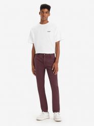 Levi's Spodnie chino w kolorze fioletowym rozmiar: W36/L32. Różowe spodnie materiałowe męskie Levi's, bez wzorów. Za 127.35 zł.