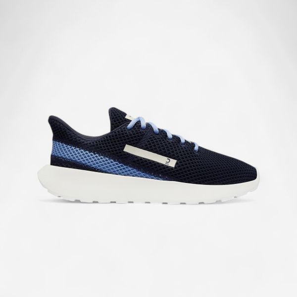 Buty sportowe męskie Decathlon KLNJ Be Fresh. Niebieskie buty sportowe na co dzień męskie Decathlon, z materiału, bez zapięcia, trekkingowe. Za 99.99 zł.