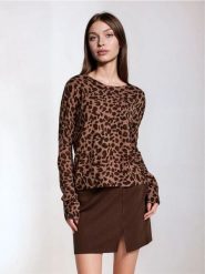 Wzorzysty sweter z okrągłym dekoltem - wielobarwny. Swetry klasyczne damskie Sinsay, l, bez kołnierzyka. Za 39.99 zł.