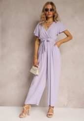 Fioletowy Kombinezon z Wiskozy Zotolio. Fioletowe kombinezony damskie Renee, na lato, s, bez wzorów, z materiału, eleganckie, bez kołnierzyka, bez ramiączek, długie. Za 49.99 zł.