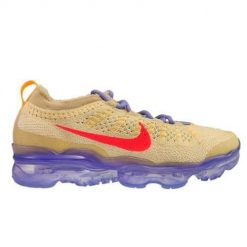 Buty do chodzenia damskie Nike Air Vapormax. Czerwone buty sportowe na co dzień damskie Nike, bez wzorów, z materiału, trekkingowe. Za 684.00 zł.