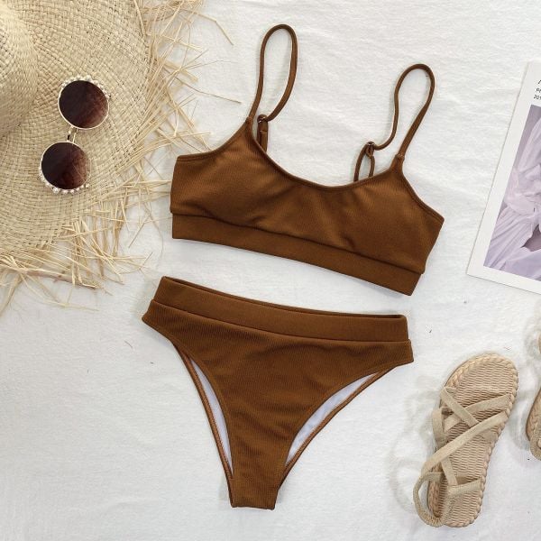 Strój kąpielowy dwuczęściowy sportowy na plażę i basen Miryam. Niebieskie bikini damskie Intica, bez wzorów. Za 139.00 zł.