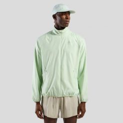 Kurtka męska Odlo ESSENTIAL LIGHT Jacket. Zielone kurtki treningowe męskie Odlo, l, bez wzorów, z materiału, do biegania. Za 399.99 zł.