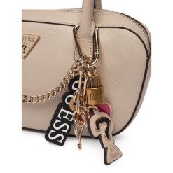 Torebka Guess. Brązowe torebki klasyczne damskie Guess, z aplikacjami, bez dodatków. Za 589.99 zł.