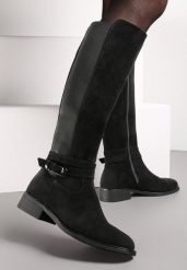 Czarne Kozaki Muszkieterki z Elastyczną Wstawką i Klamerką Wambra. Czarne kozaki damskie Renee, bez obcasa, na płaskiej podeszwie. Za 109.99 zł.