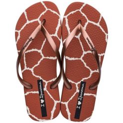 Ipanema I Love Safari — damskie klapki brązowo-miedziane, roz. 40. Brązowe klapki damskie Ipanema, bez wzorów, z materiału, bez obcasa. Za 137.99 zł.