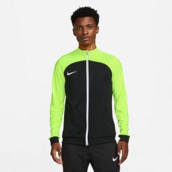 Bluza treningowa męska Nike Nk Dri-fit Academy Pro Trk Jkt K. Czarne bluzy bez kaptura męskie Nike, bez wzorów, sportowe, bez kołnierzyka, bez ramiączek. Za 230.35 zł.