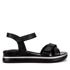 Sandały Lasocki. Czarne sandały damskie Lasocki, bez wzorów, bez obcasa, na płaskiej podeszwie. Za 169.99 zł.