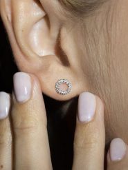 DIAMANTA Złote kolczyki-wkrętki "Simplicité" z diamentami rozmiar: onesize. Szare kolczyki damskie DIAMANTA, z diamentem, złote. Za 1,000.99 zł.