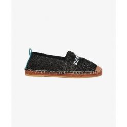Sandały espadryle z haftowanego rafii dla kobiet Superdry. Czarne sandały damskie Superdry., bez wzorów, bez obcasa. Za 282.85 zł.