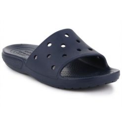 Klapki Crocs Classic Slide M 206121-410 granatowe niebieskie. Niebieskie klapki i japonki męskie z materiału. Za 239.37 zł.