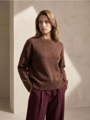 Luźny sweter z okrągłym dekoltem - brązowy. Brązowe swetry klasyczne damskie Sinsay, l, bez kołnierzyka. Za 49.99 zł.