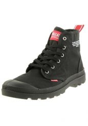 Buty sportowe Sneakersy unisex, Palladium Pampa Hi Dare. Czarne buty sportowe na co dzień damskie Palladium, bez wzorów, z materiału, trekkingowe. Za 379.99 zł.