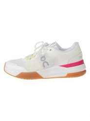 ON RUNNING Buty "The Roger Advantage Pro" w kolorze biało-kremowym do tenisa rozmiar: 41. Białe obuwie trekkingowe damskie On Running. Za 502.76 zł.