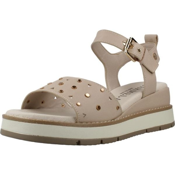 Sandały CARMELA 163248C Beżowy. Brązowe obuwie trekkingowe damskie Carmela, bez wzorów, ze skóry, bez obcasa. Za 317.99 zł.