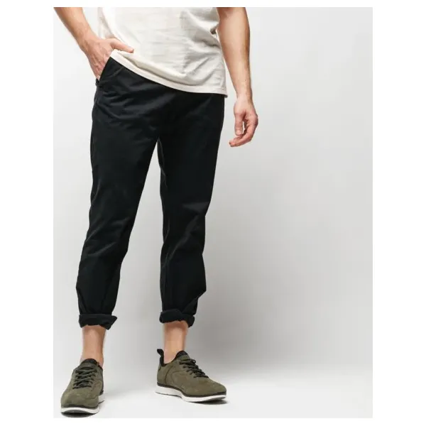 Timberland Spodnie Squam Lake Stretch Twill Straight Chino , czarny, rozmiar 32/32. Czarne spodnie materiałowe męskie Timberland, bez wzorów, z bawełny. W wyprzedaży za 319.99 zł.