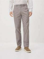 Spodnie chino carrot - beżowy. Brązowe spodnie materiałowe męskie Reserved, bez wzorów, z bawełny. Za 149.99 zł.