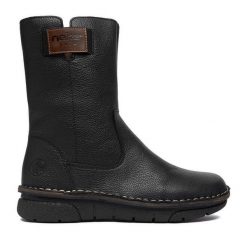 Botki Rieker. Czarne botki damskie Rieker, bez obcasa, na płaskiej podeszwie, bez zapięcia. Za 439.99 zł.