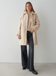 OPUS Płaszcz pluszowy "Heddy" w kolorze beżowym rozmiar: 38. Brązowe płaszcze damskie Opus, bez wzorów. Za 282.99 zł.