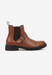 Brązowe Botki Sztyblety Ozdobione Paskiem z Klamrą Batidra. Brązowe buty zimowe męskie Born2be, bez zapięcia. Za 139.99 zł.