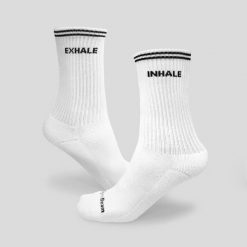 Skarpety unisex fitness białe Breathe. Białe skarpetki damskie GYMBEAM, bez wzorów, z bawełny. Za 17.90 zł.