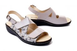 DR. BRINKMANN 710055-08 taupe, sandały profilaktyczne damskie. Brązowe sandały damskie Dr. Brinkmann, bez wzorów, ze skóry, bez obcasa. Za 212.94 zł.