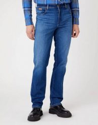 WRANGLER TEXAS MĘSKIE SPODNIE JEANSOWE HEARTBREAKER W121YI23A 112320084. Spodnie materiałowe męskie Wrangler, bez wzorów, z jeansu. Za 229.99 zł.