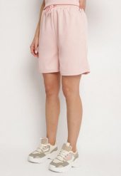 Różowe Szorty Bermudy w Sportowym Stylu z Kieszeniami Tezira. Czerwone spodenki sportowe damskie Born2be, bez wzorów, eleganckie, z podwyższonym stanem. Za 34.99 zł.