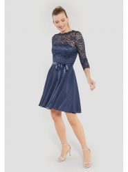 SWING Sukienka w kolorze granatowym rozmiar: 38. Niebieskie sukienki damskie Swing, bez wzorów, z koronki, bez kołnierzyka, bez ramiączek, mini. Za 217.99 zł.